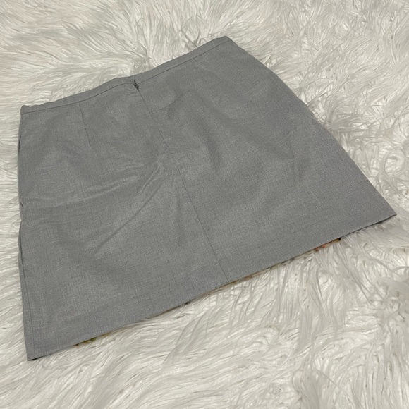 4𝒇𝒐𝒓$50 BANANA REPUBLIC pencil skirt gray with fron pattern Size6P - Picture 7 of 11
